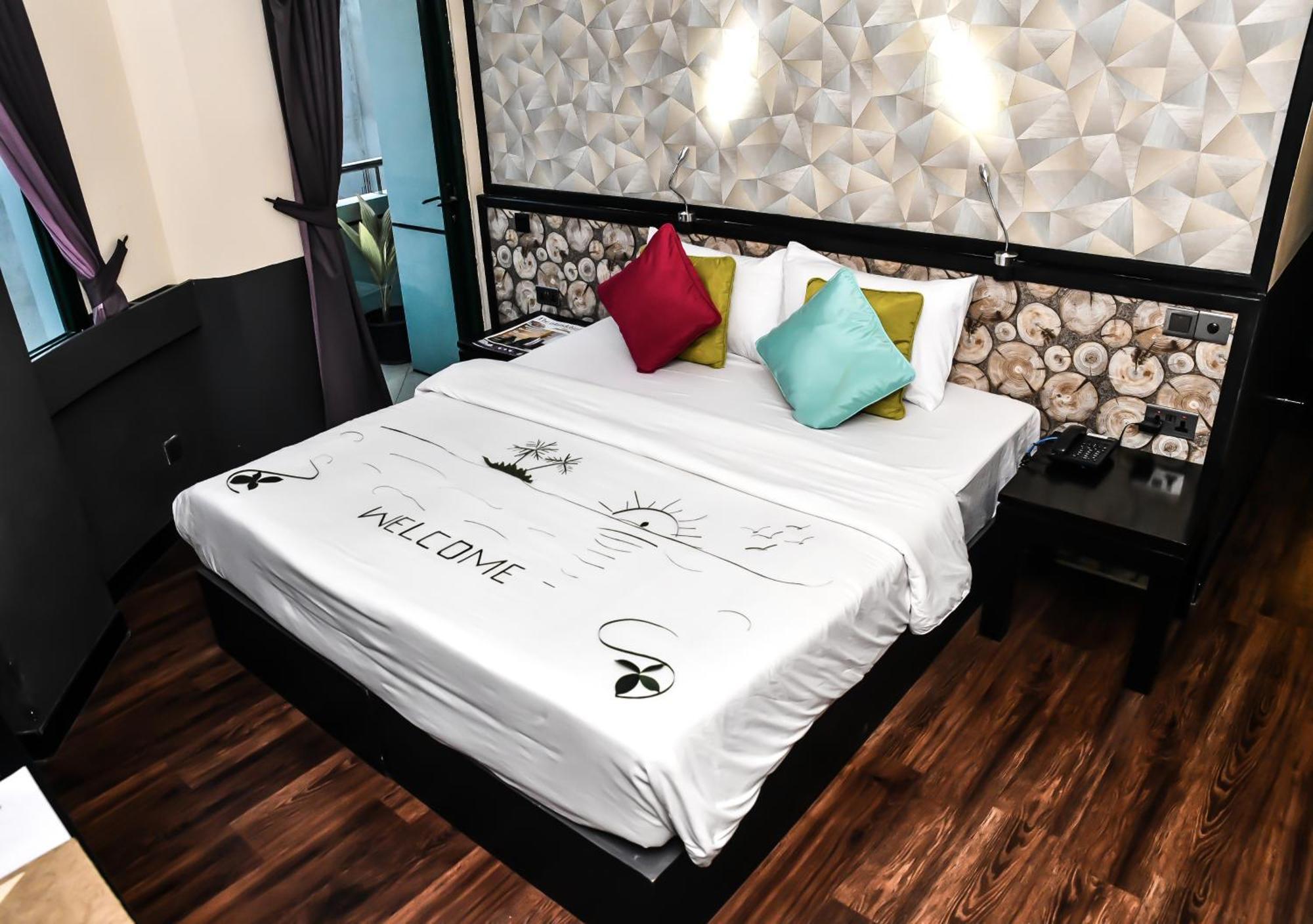 Hotel The Beehive Malé Exterior foto